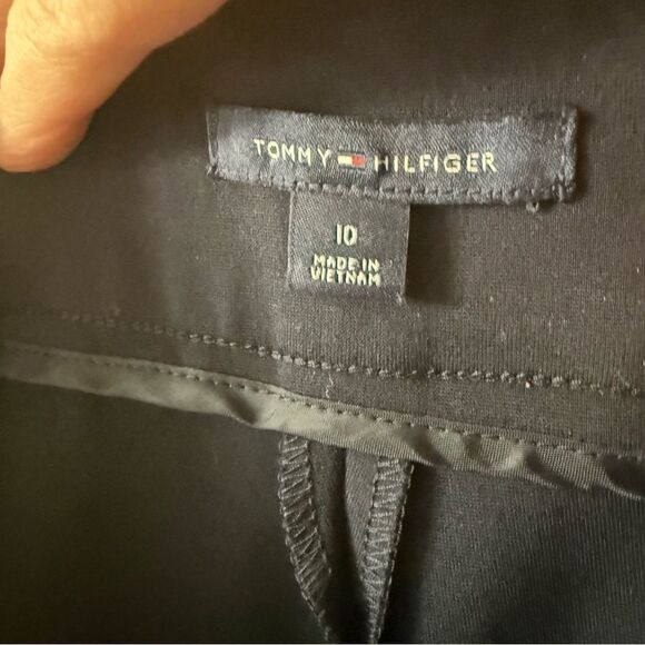 Tommy Hilfiger Black Dress Pants with Full Length and Form-Fitting Style - Picture 3 of 4